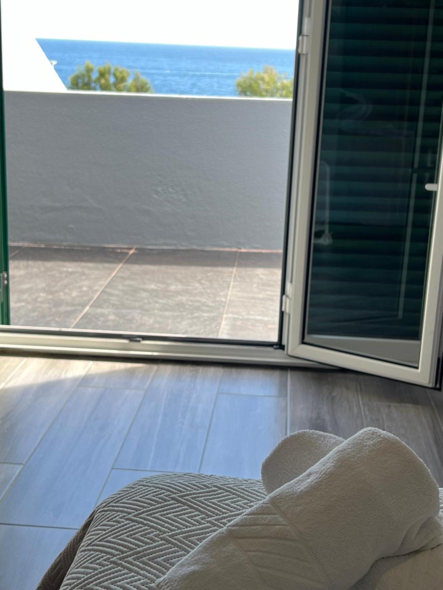 Casa A 2 Minutos A Pe De Piscina Natural Ponta Delgada Exterior foto