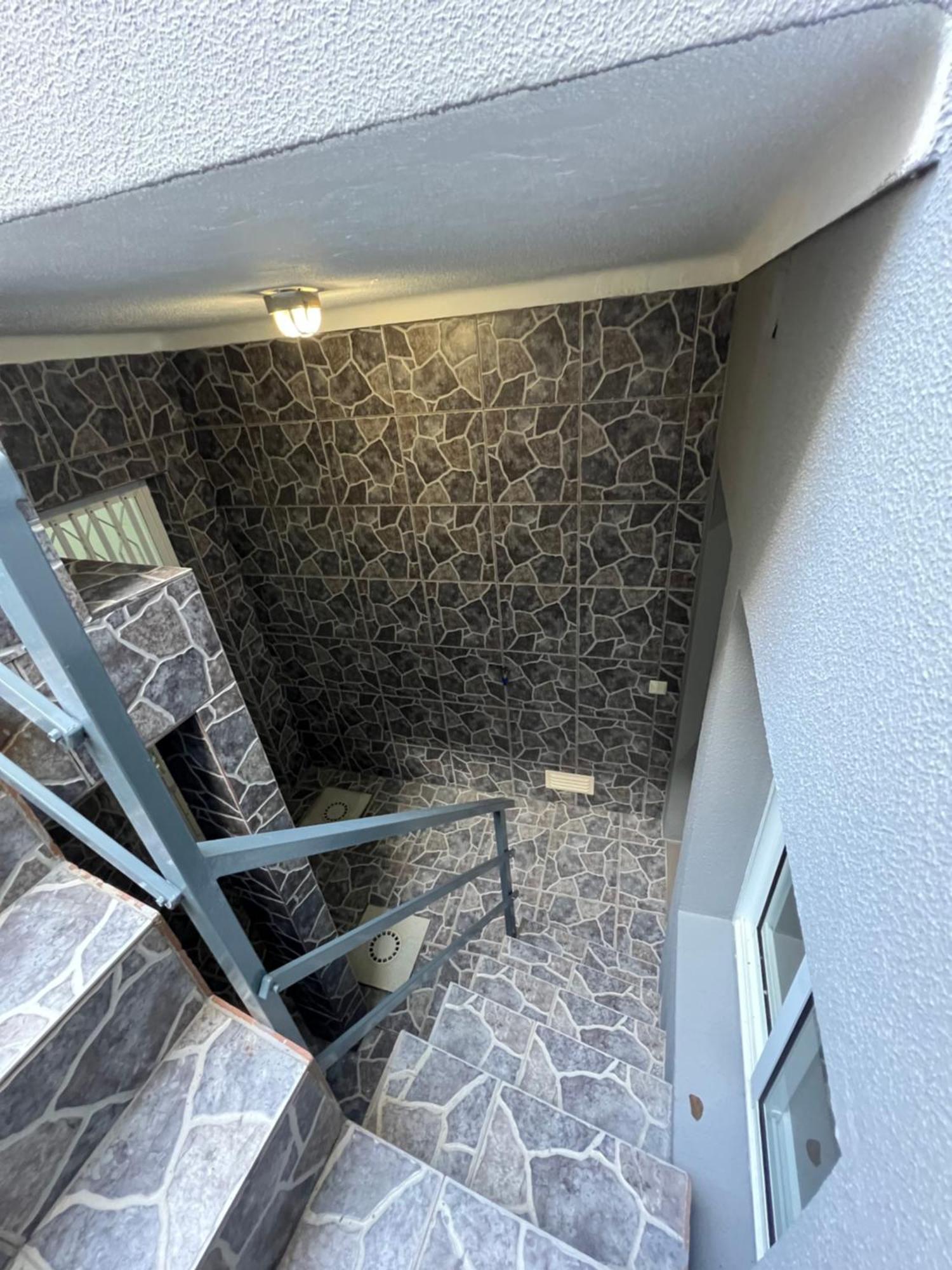 Casa A 2 Minutos A Pe De Piscina Natural Ponta Delgada Exterior foto